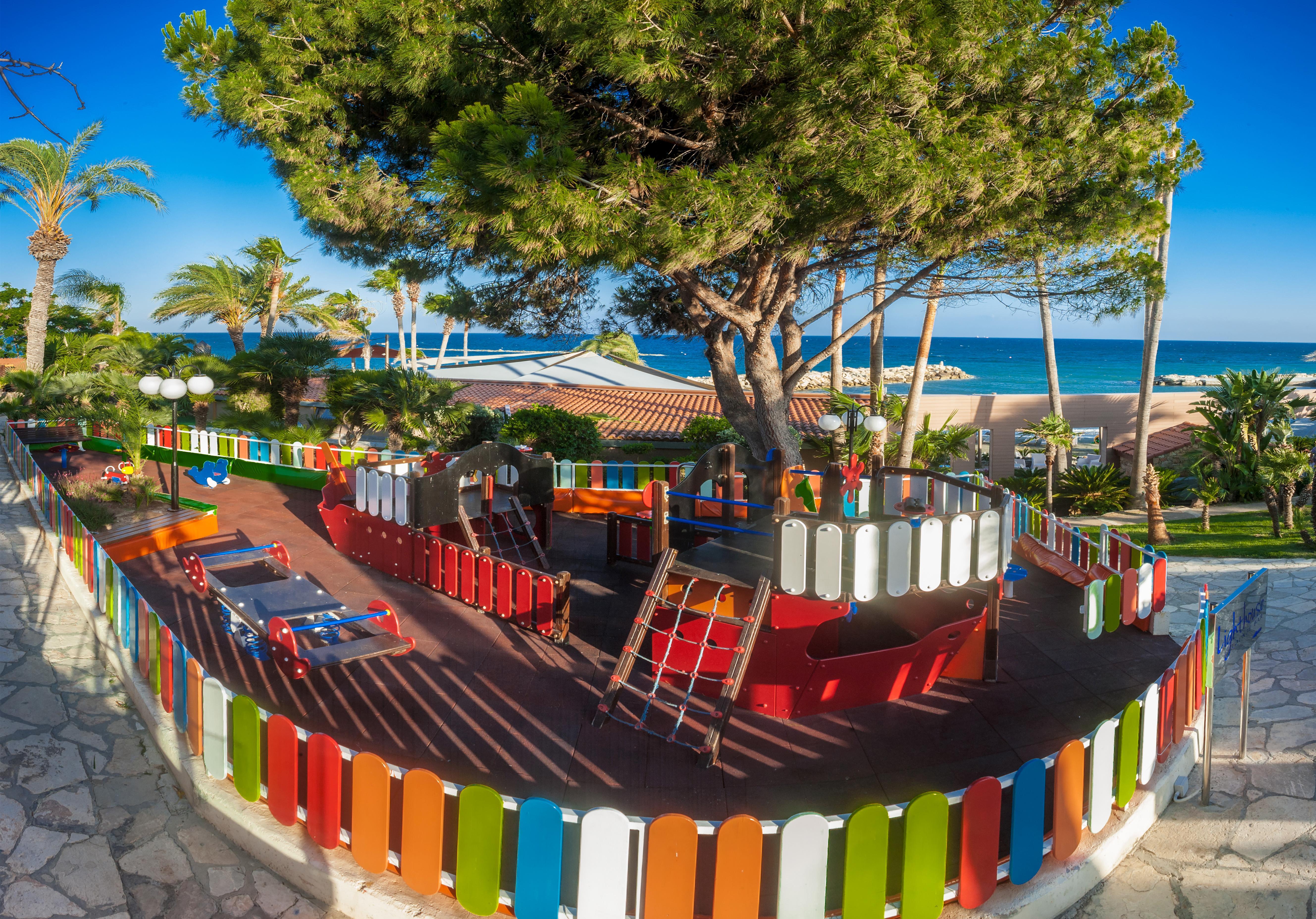 Amathus Beach Hotel Limassol Bagian luar foto The amphitheater