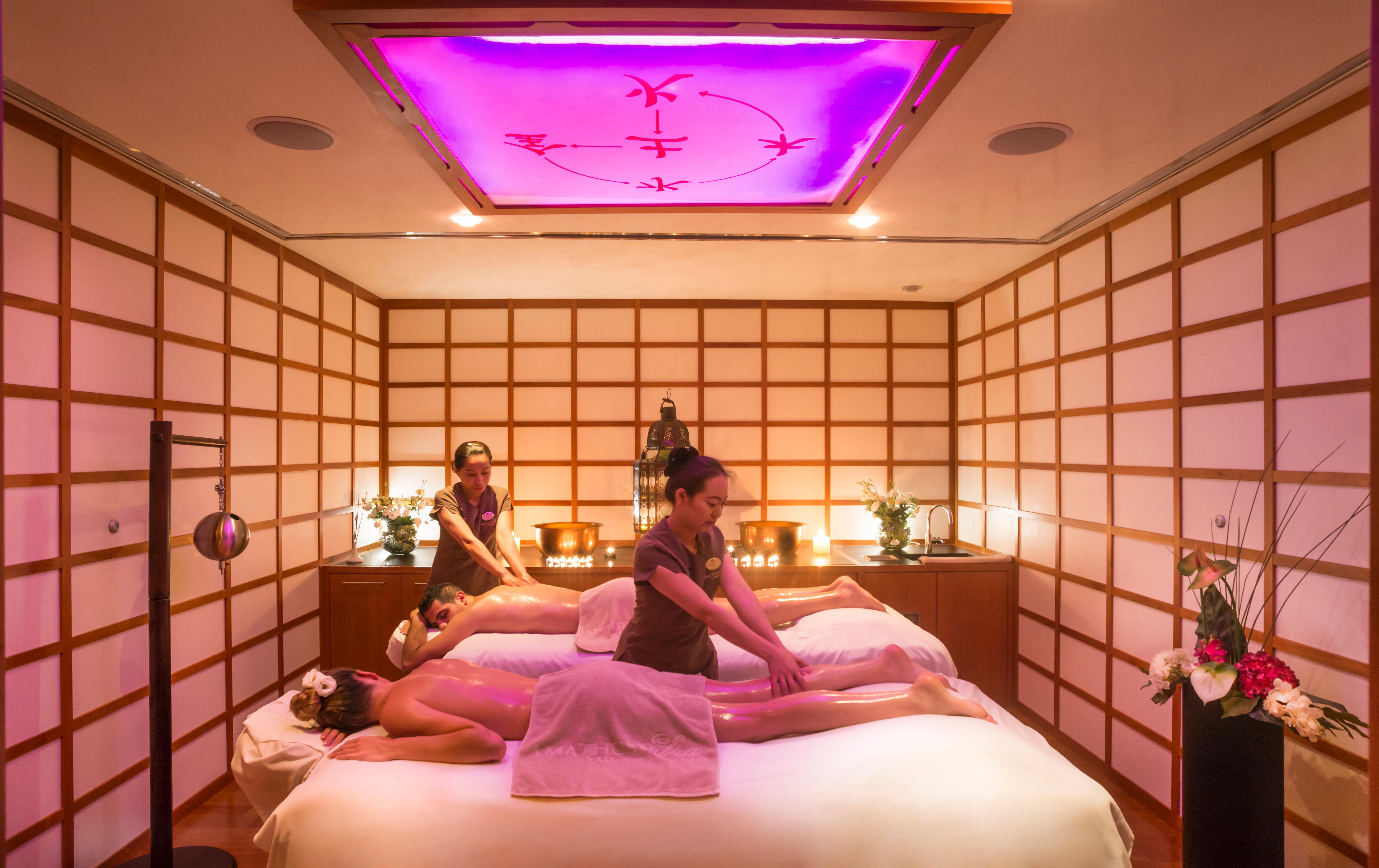 Amathus Beach Hotel Limassol Bagian luar foto A spa in a hotel