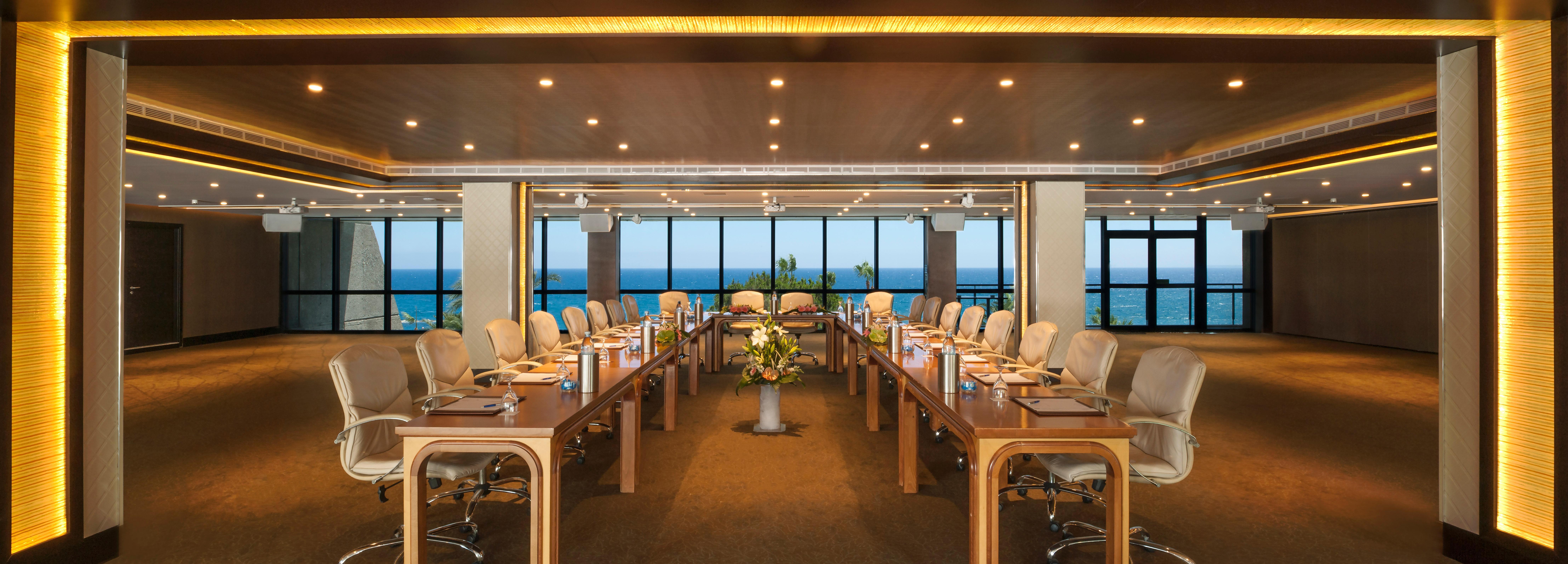 Amathus Beach Hotel Limassol Bagian luar foto Meeting room