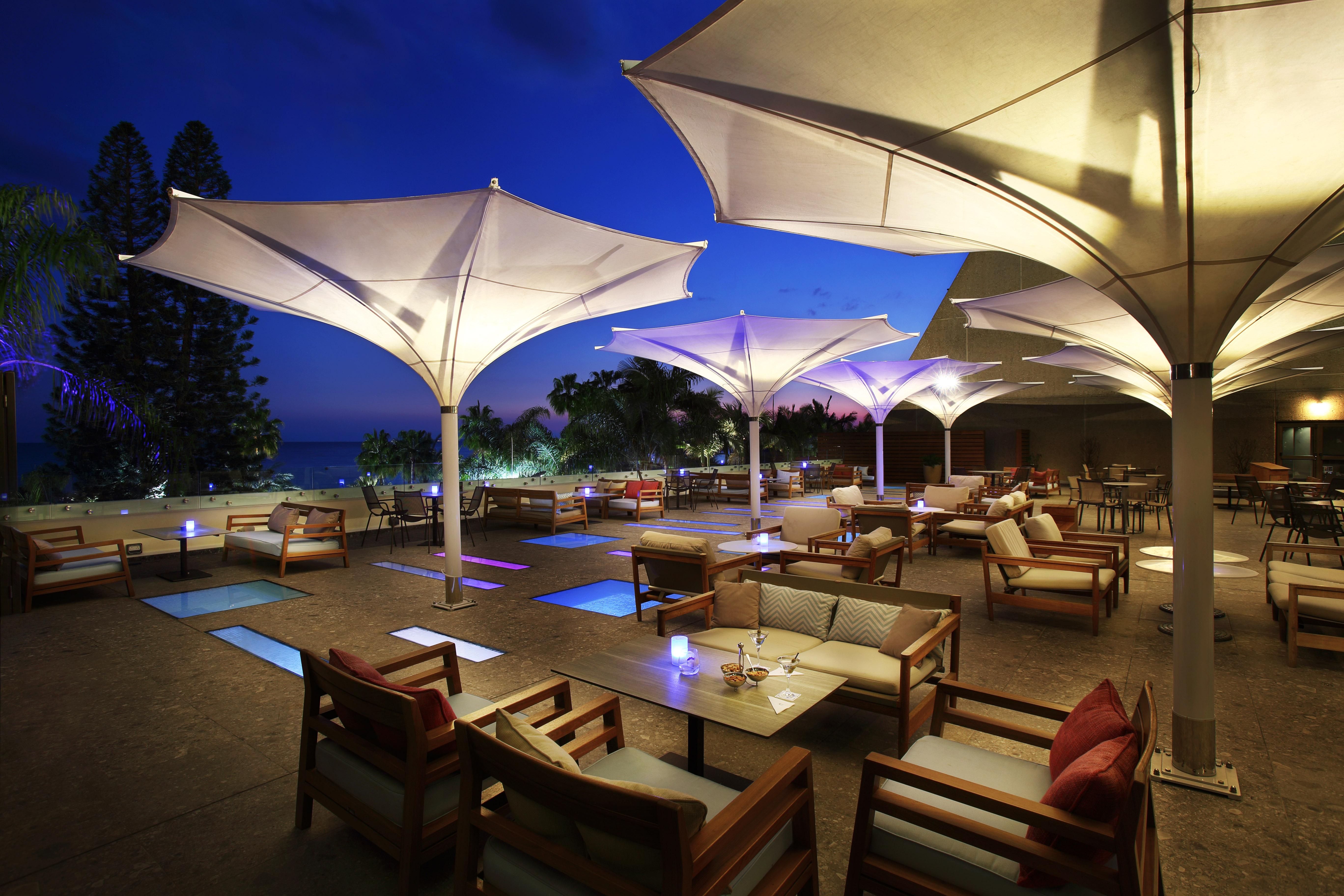 Amathus Beach Hotel Limassol Bagian luar foto The Deck