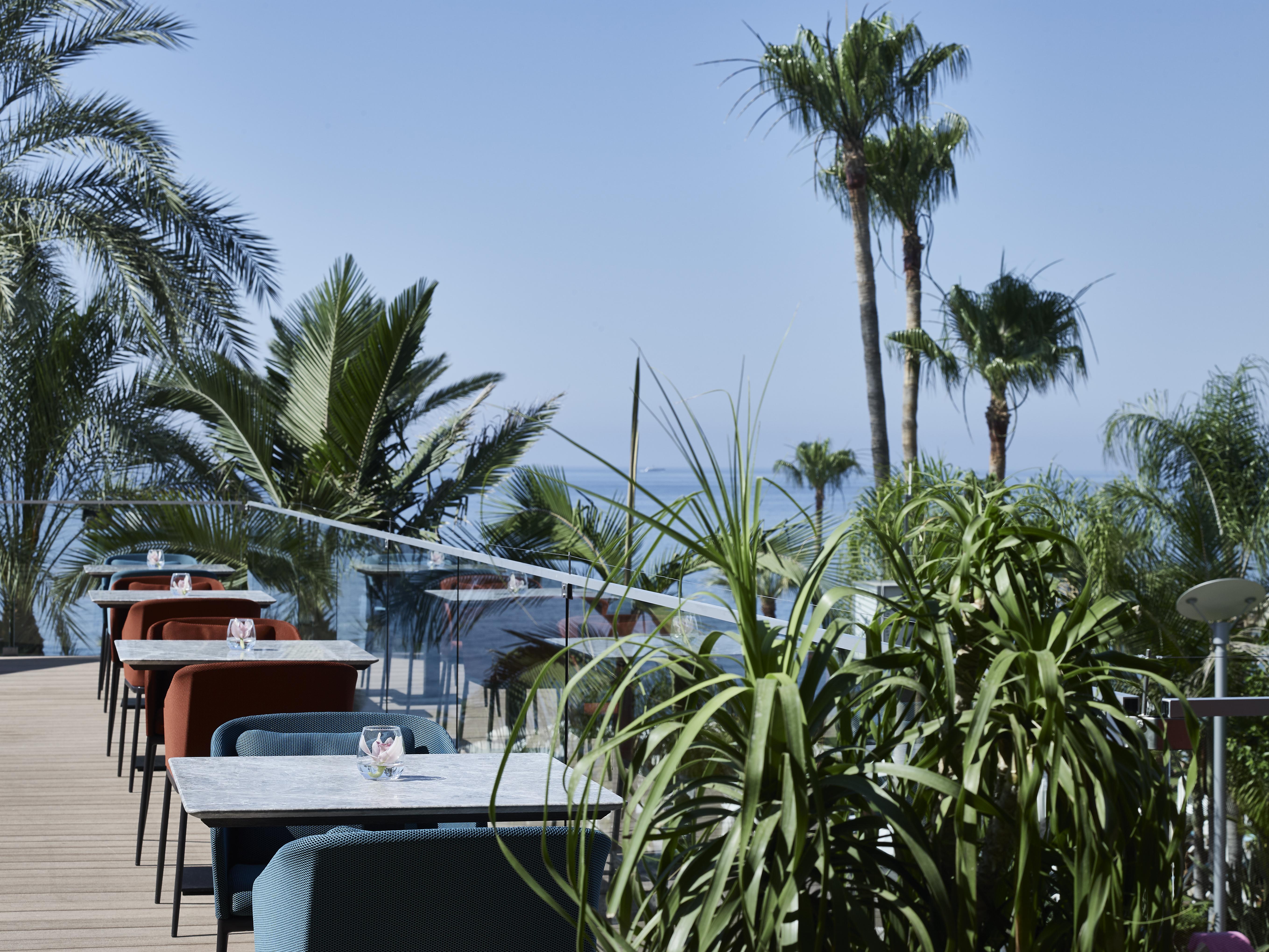 Amathus Beach Hotel Limassol Bagian luar foto The restaurant