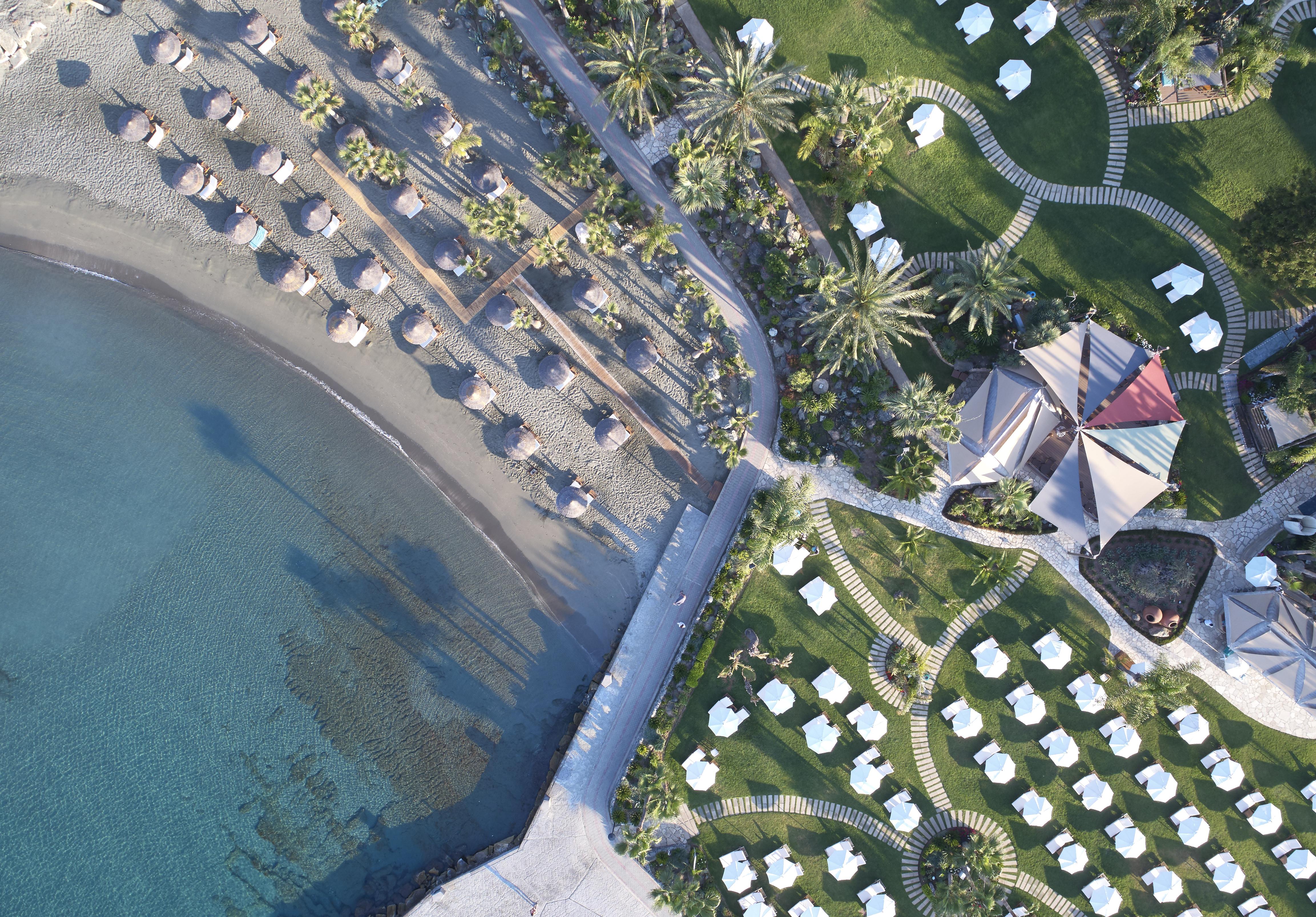 Amathus Beach Hotel Limassol Bagian luar foto Aerial view of the beach