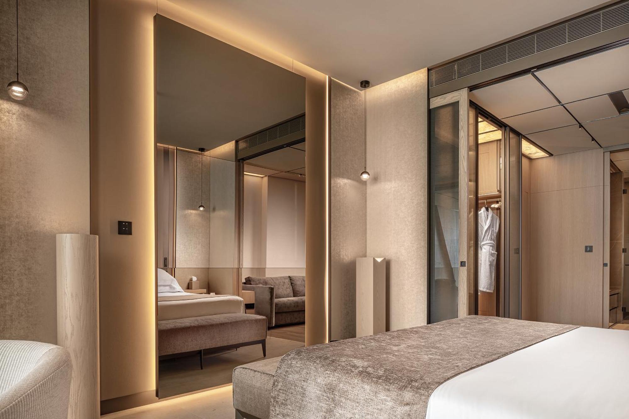 Amathus Beach Hotel Limassol Bagian luar foto A guest room at the hotel