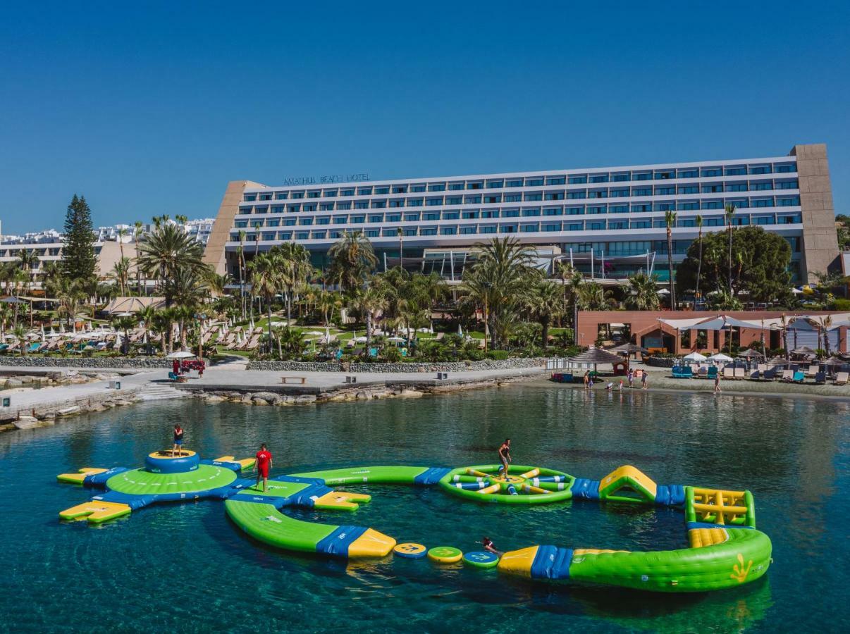 Amathus Beach Hotel Limassol Bagian luar foto The resort's water park
